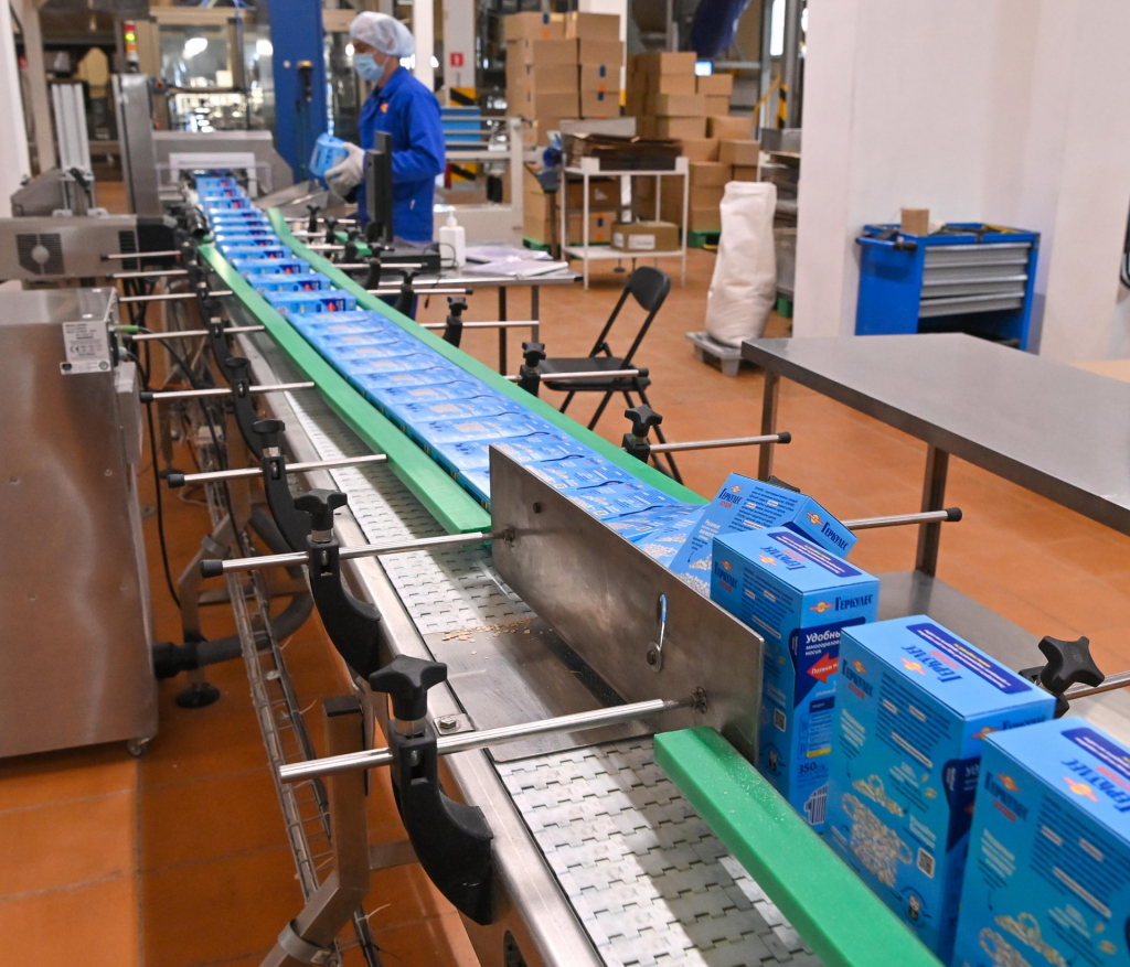 Продуктовая линейка компании насчитывает 10 брендов и 150 товарных позиций.jpg Продуктовая линейка компании насчитывает 10 брендов и 150 товарных позиций.jpg